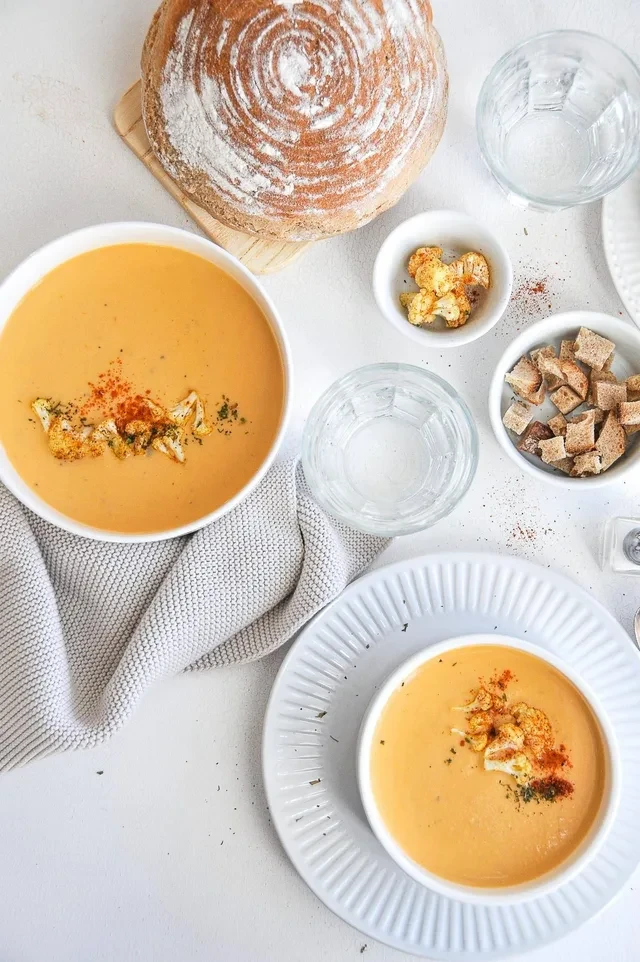 Supă de conopidă și morcovi