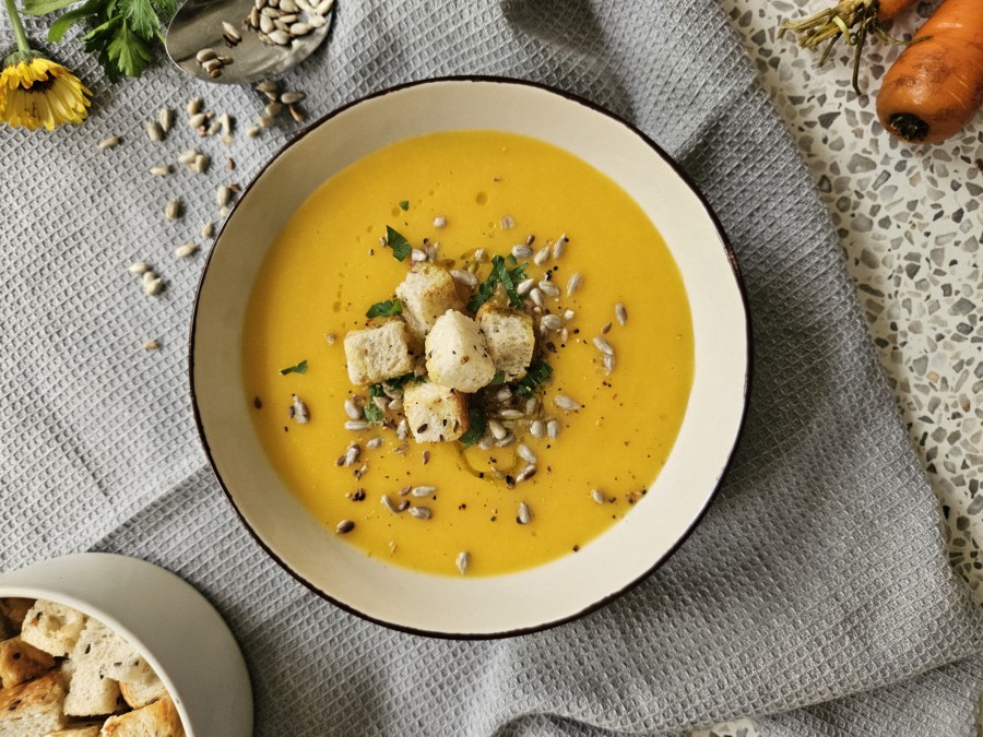 Supă de pui cu tăiței de casă